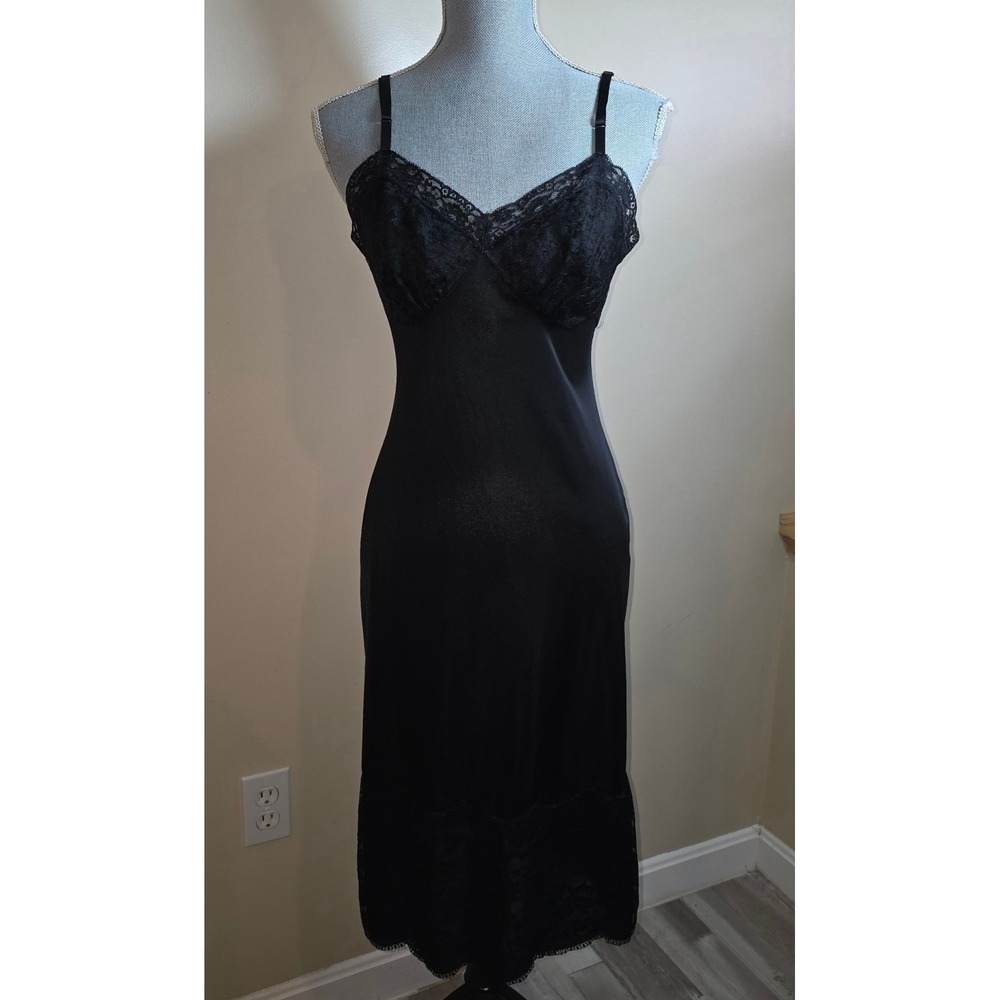 Vanity Fair Vintage 50s Black Nylon Tricot Lace Trim Full Slip Size 34T Lingerie - Picture 2 of 5